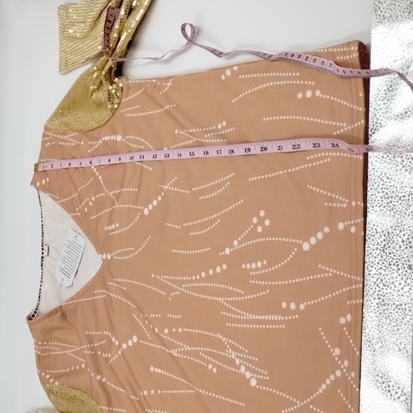 Unbranded tan/white with sequins sleeve medium top with tags - Picture 7 of 9